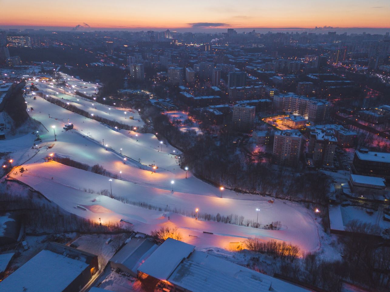 Где кататься на лыжах и сноуборде в Москве и Подмосковье, если нет снега