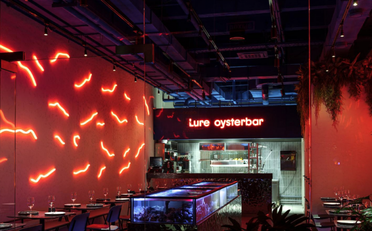 Lure bar. Lure Oyster Bar Пятницкая. Устричный бар на белорусской. Устричный бар.