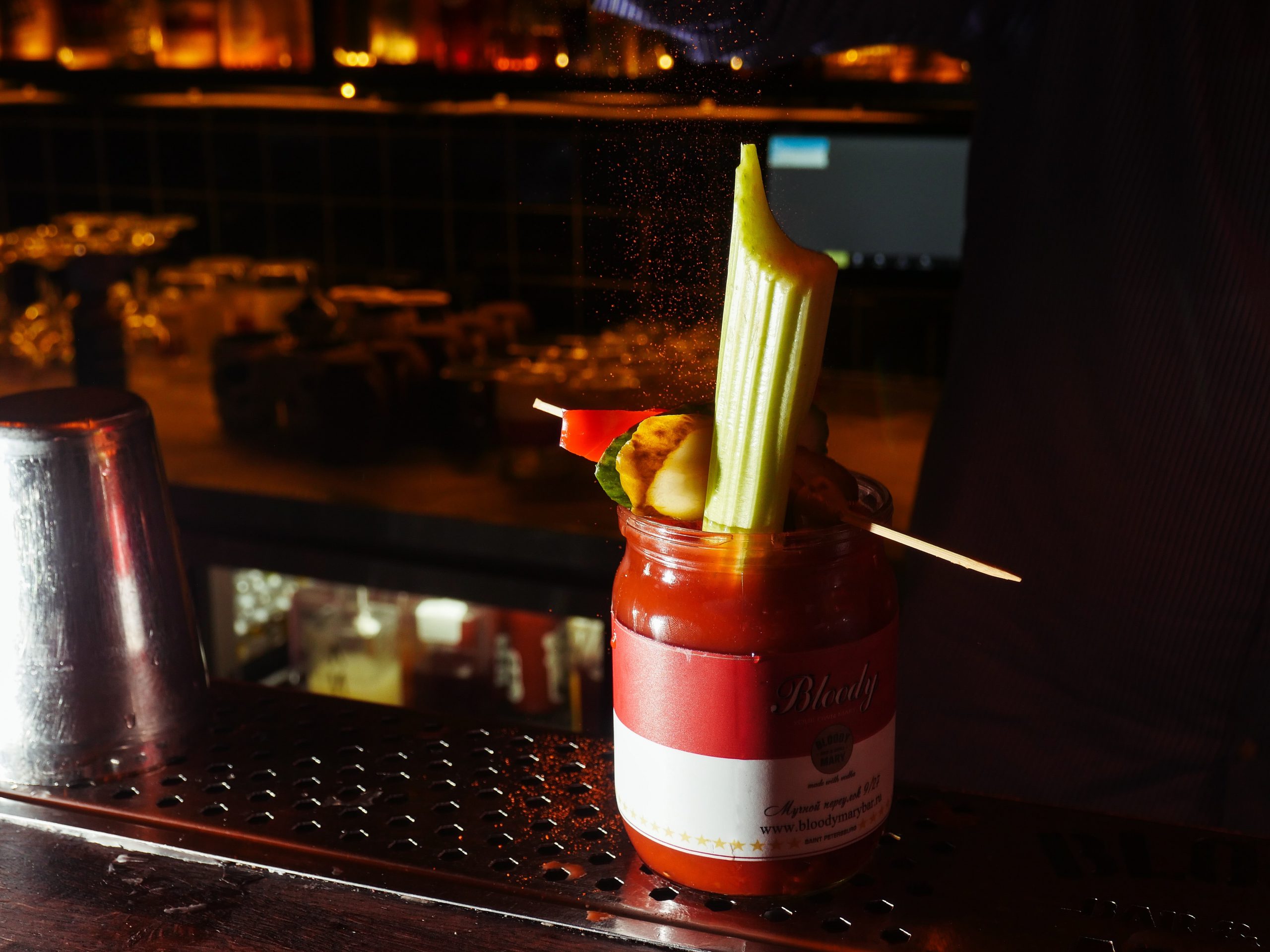 Bloody mary санкт петербург. Санкт-Петербург мучной переулок 9/27 Bloody Mary Bar & Grill.