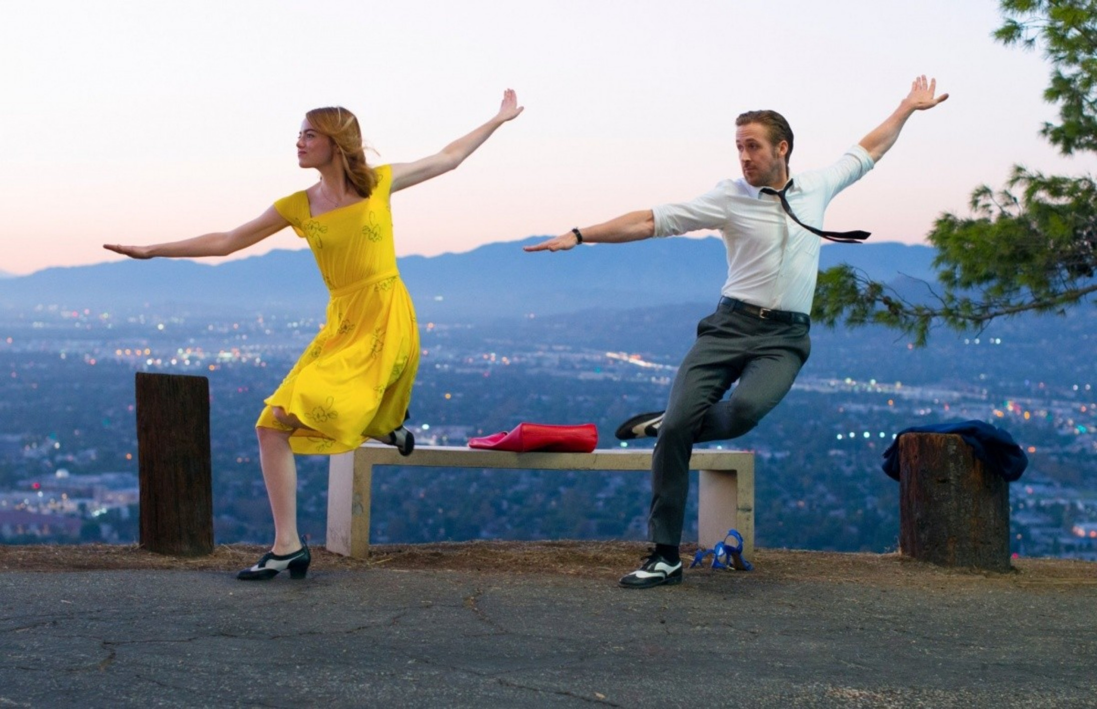 La la land. Ла-ла ленд фильм. Ла ла Лэнд 2016. Ла ла ленд кадры. Кадр из фильма ла ла ленд.