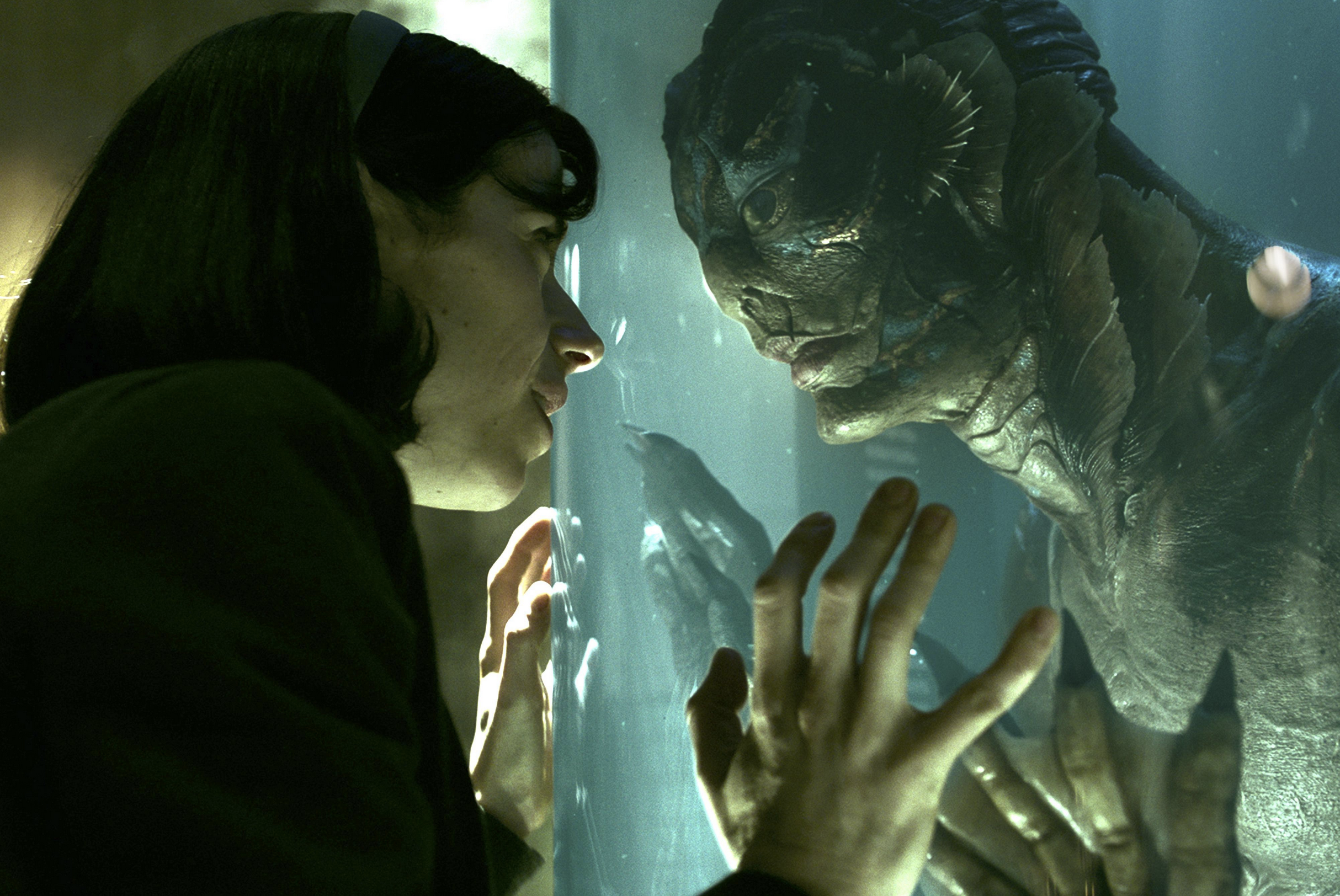 Гет воде. Форма воды / the Shape of Water (2017). Фильм Гильермо дель Торо форма воды. Форма воды 2017 Гильермо дель Торо. Гильермо дель Торо человек амфибия.