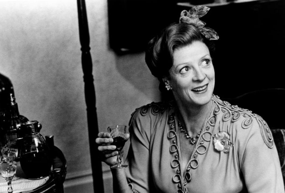 Мэгги 50 лет ссср. Мэгги Смит 1984. 28 Декабря 1934 Мэгги Смит. Maggie Smith private. Значок Мэгги 1948-1953.