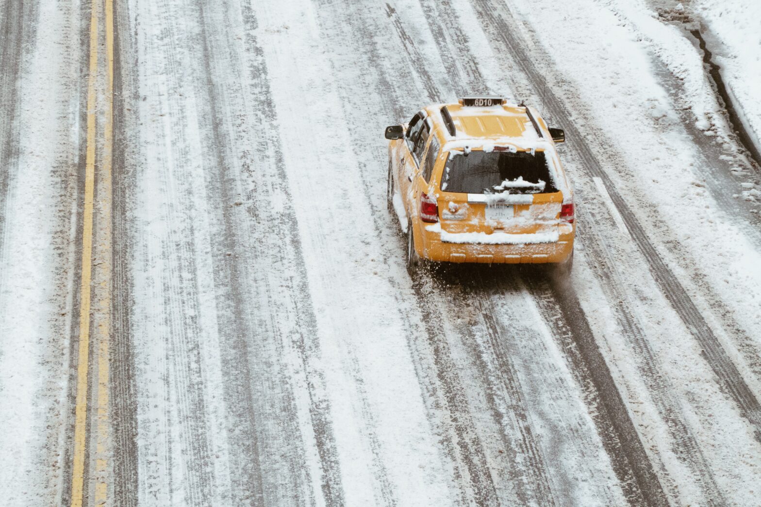 Москва под сугробами и в 10-балльных пробках